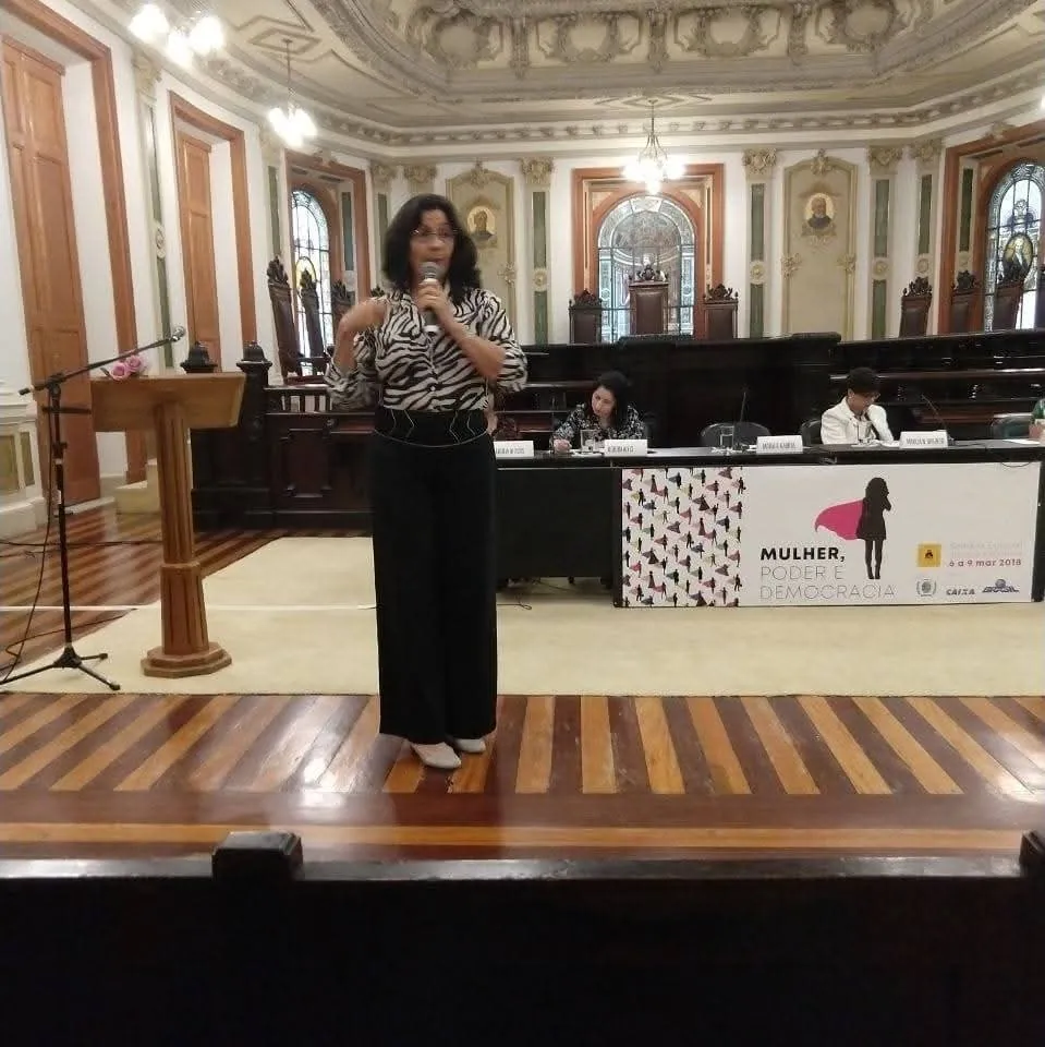 Maria Angélica em palestra institucional